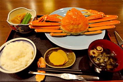 かに定食　3,300円（税抜価格3,000）